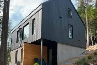 Image de Chalet dans Les Laurentides au bord d’un lac