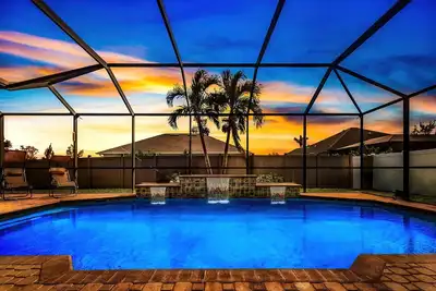 Image de Massive Cali King Villa | Heated Saltwater Pool