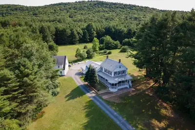 Image de New! One-of-a-kind The Butterfly Estate Sleeps 24+ Close to Lg & Gore!