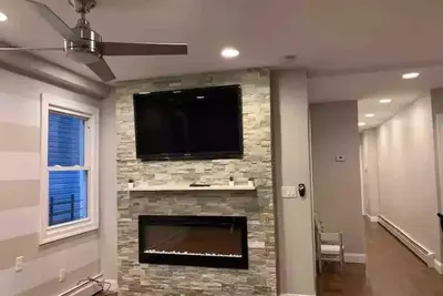 Image de Newly Renovated One Bedroom Apartment\n