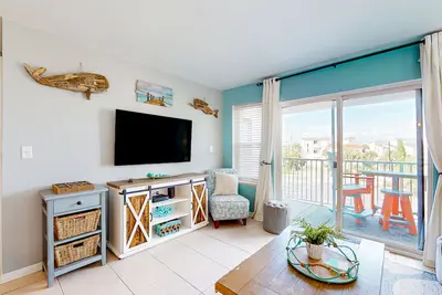 Image de Gulf view condo with pool, balcony, full kitchen, nautical theme, W/D, & Ac