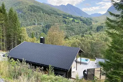 Image de Belle maison à Stordal avec WiFi