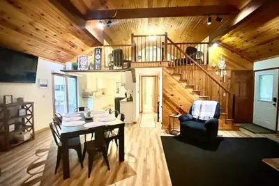 Image de Your Northwoods home away from home!