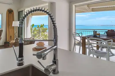 Image de Duplex 2 chambres Mont Vernon avec vue sur la mer acces direct Pisicine et plage