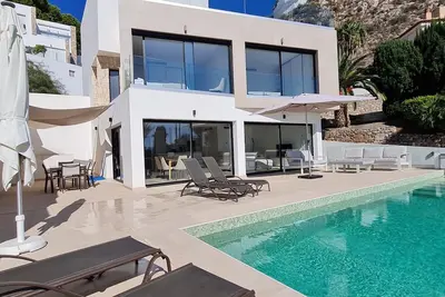 Image de Villa de luxe avec vue imprenable et piscine