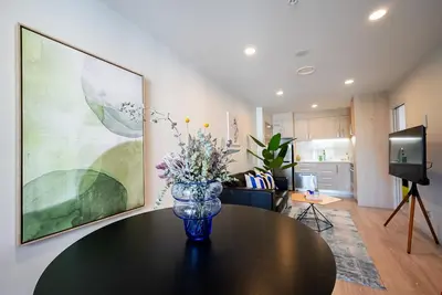 Image de 2-Bs Suite Adjacent to Sky Tower