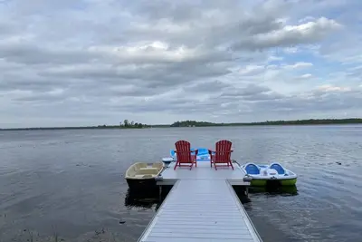 Image de Sunrise net on Pigeon Lake 4 season cottage