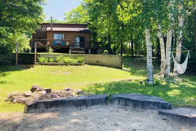 Image de Lakefront Oasis, the perfect cottage getaway+New Bunkie w/Loft! \nSleeps up to 12