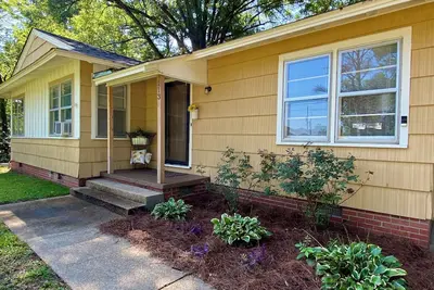 Image de Introducing Sunflower House~2 miles from Msu~comfortable~cozy