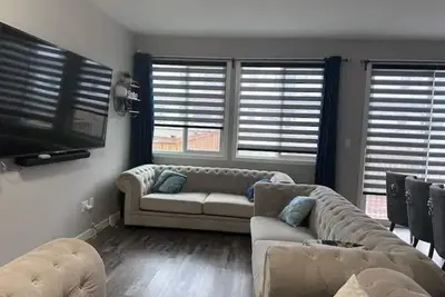 Image de Family Haven in Lakeside Neighborhood, Minutes from Amenities & Airport