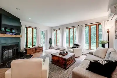 Image de Perfect location. Home away from home.