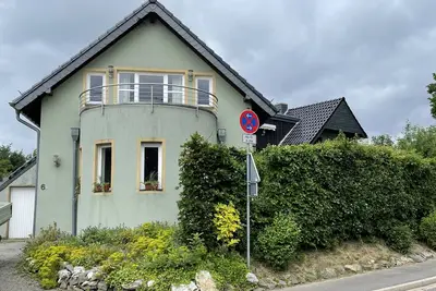 Image de Behagliches Haus mit Kamin