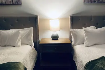 Image de The Woods Suite #302 Free Arcade, Movie Theater, Patio Area, Playground and more