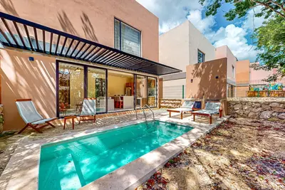 Image de 2-story resort home near cenotes with private outdoor pool, patio, terrace, gym