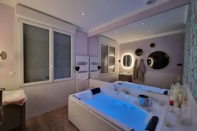 Image de lot de 2 appartements av spa et cour 6/7 voyageurs