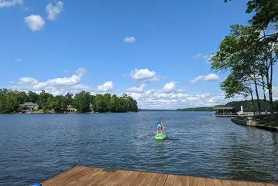 Image de Lakefront Home for Spring and Summer Getaways!