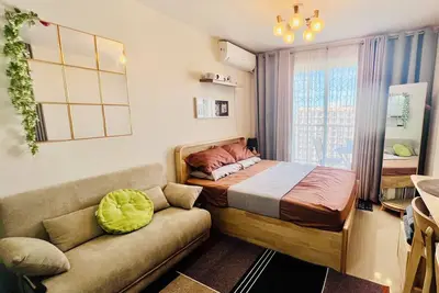 Cozy Studio with Balcony in Cebu Near Mactan Airport •Pool•Parking•wiFi & More