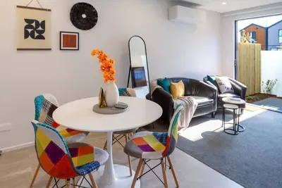 Image de Stylish 2 Bed 2 Bath Close to Shops and Parks