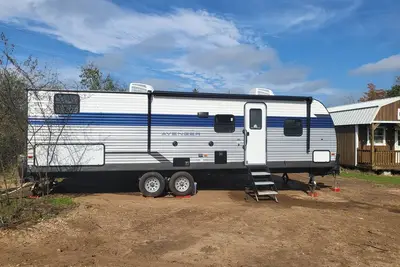 Image de 2023 Primetime Avenger in Quiet Country Living\n