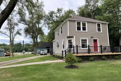 Image de Newly renovated, cozy farmette! Pet Friendly!
