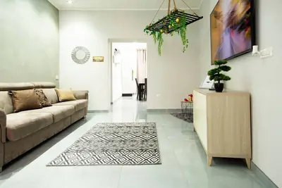Modern and air-conditioned * 1 floor.