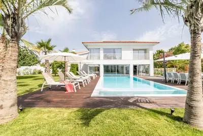Magnificent Lisbon Coast Villa | 7 Bedrooms | Villa Alba | Private Jacuzzi & Swimming Pool | Aroeira