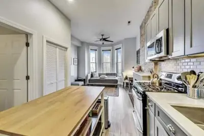 Image de Chic Med district 2Bd/2Ba/Garage