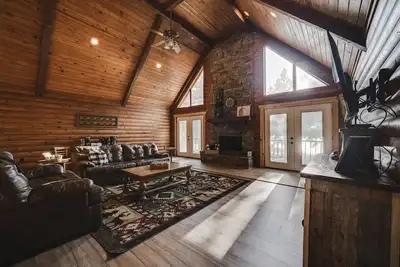 Image de *New* LakeWood Cabin at Timber Lodge Ranch