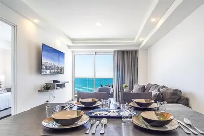 Image de Panoramic beach front condo Verano 1703