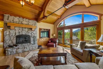 Image de New! Steelhead Chalet 23 - Tamarack Resort - Deck - Garage - WiFi - Hot tub