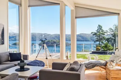 Image de Belle maison à Lyngdal avec jacuzzi