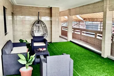 Image de M & M Penthouse, 3 Bedrooms Salon Villa Complete\n