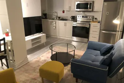Image de Brand new, 1 bedroom, 1 bathroom, bright & cozy basement\/Newmarket