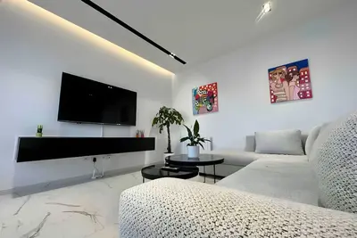 Image de Paradis Privé avec Gym & Piscine : Une Évasion Luxueuse aux Jardins de Carthage