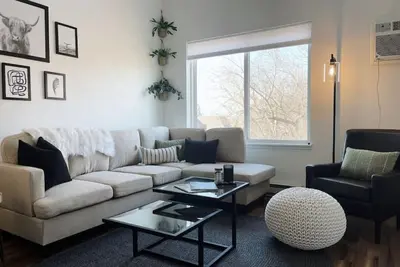 Image de No. 302 Monthly Downtown Artists Loft