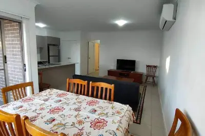 Image de Comfy house facing Sports field