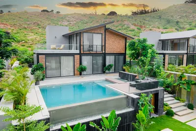 Image de Holds fascinating views that guarantee luxury, peace, and everlasting memories