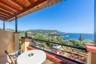 Studio 'One Bedroom Apartment Vasillis' avec balcon, Wi-Fi et climatisation