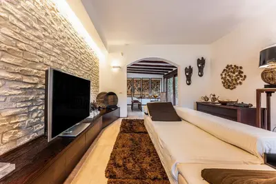 Image de Maison de vacances \"Villa Rokkaria\" avec terrasses privées, court de tennis partagé et Wi-Fi