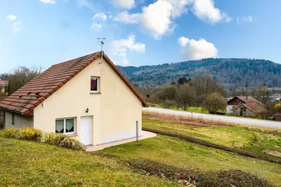 Image de Maison de vacances 'Gîte Cerf' avec terrasse privée, Wi-Fi et climatisation