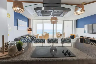10thFloor PanoView| Beachfront| Pool| FullKitchen