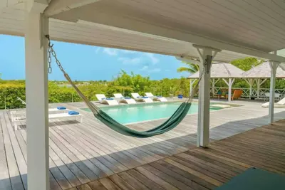 Image de Villa Azur, 5 min à pied de la mer, piscine, jacuzzi, tennis privés, Wifi