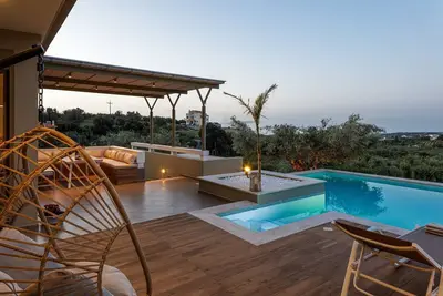 Rizes Villa with Jacuzzi & Heated Pool, A Nature Paradise!