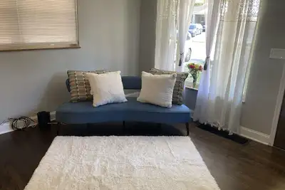 10 minute from down town, very clean, fresh, an new rental