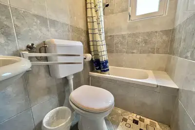 Image de Cozy one bedroom apartment in a sunny seaside town