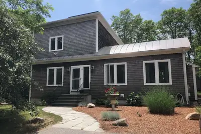 Image de Contemporary Home Near Lieutenant's Island (Cs0009)