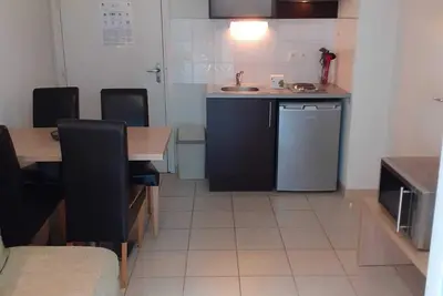 Image de T2 dans résidence avec piscine B18