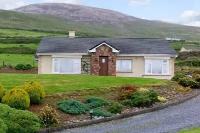 Image de Heron'S Nest, family friendly, with open fire in Inch, County Kerry