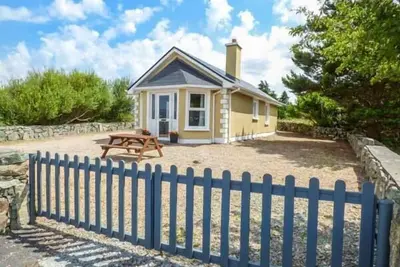 Image de Ti Sheamuis, family friendly, with open fire in Carna, County Galway