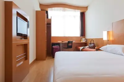 Image de Standard Room Near Rabdan Majlis By E R